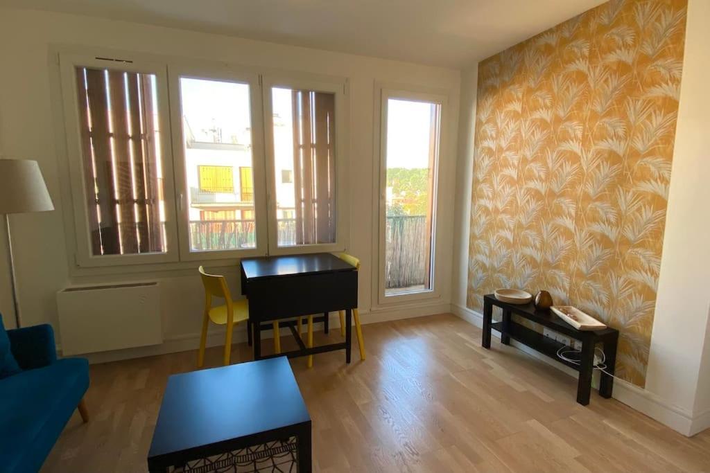 Beau Studio Cosy Et Calme - Face A La Gare De Rosny-Sous-Bois - 20Mn De Paris Et Disneyland Rosny-sous-Bois Exterior foto